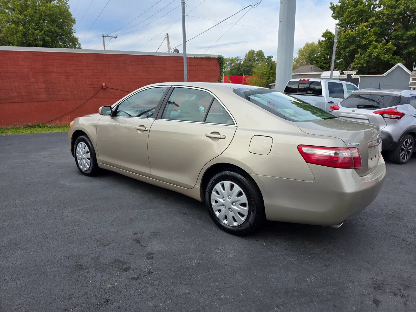 Used 2009 Toyota Camry LE FWD image 18