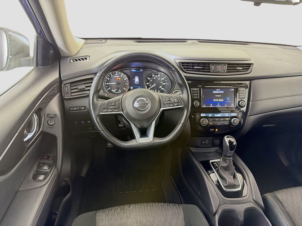 Used 2020 Nissan Rogue SV image 23