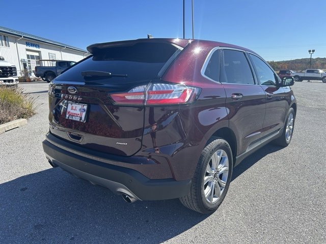 Used 2024 Ford Edge Titanium image 3