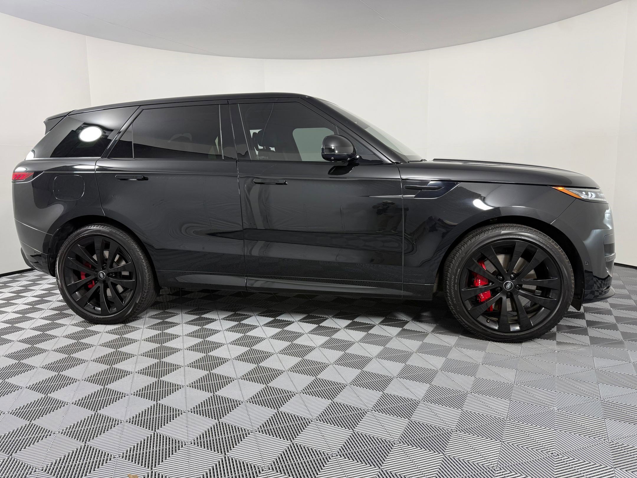 Used 2023 Land Rover Range Rover Sport First Edition image 8