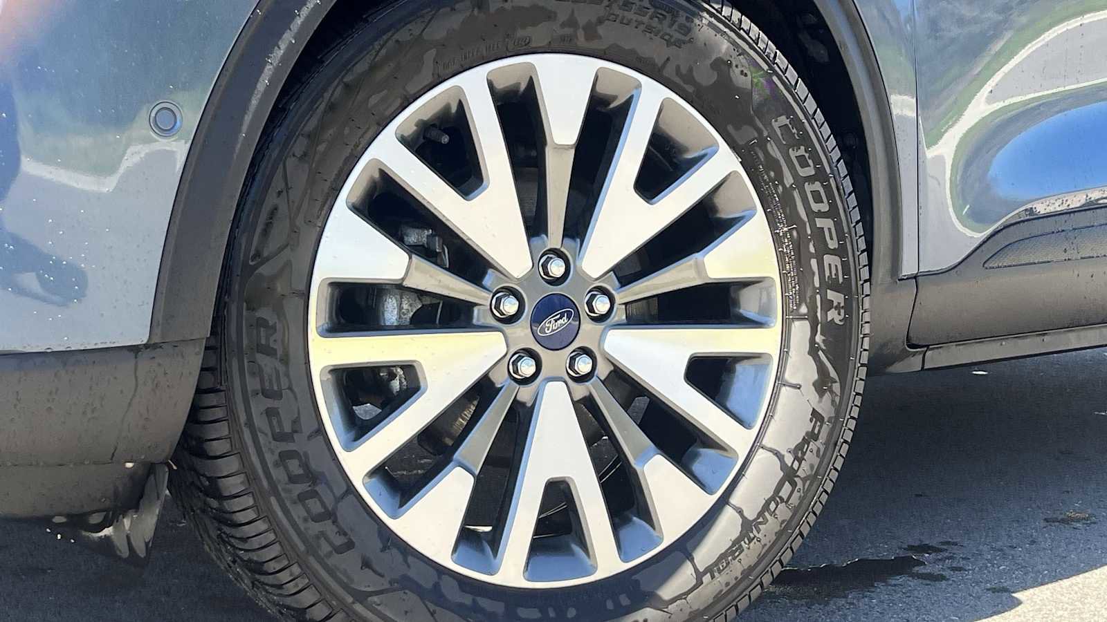 Used 2020 Ford Escape Titanium w/ Titanium Premium Package 2.0 image 20