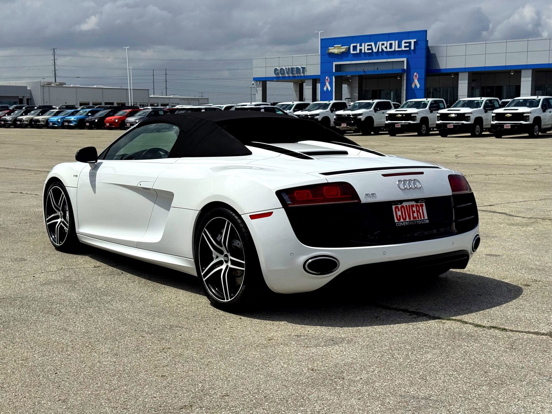 Used 2011 Audi R8 V10 w/ Enhanced Leather Pkg image 16