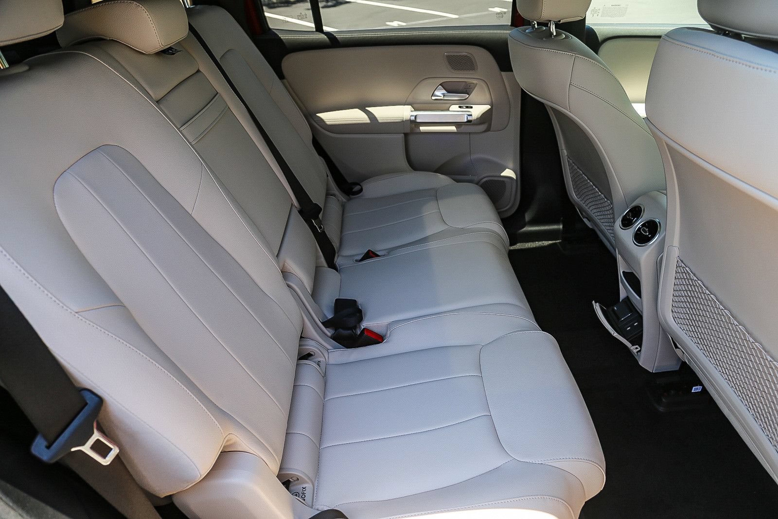 Used 2024 Mercedes-Benz EQB 300 4MATIC image 16