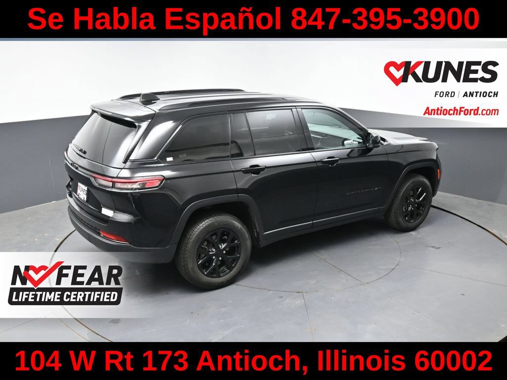 Used 2025 Jeep Grand Cherokee Altitude AWD/4WD image 48