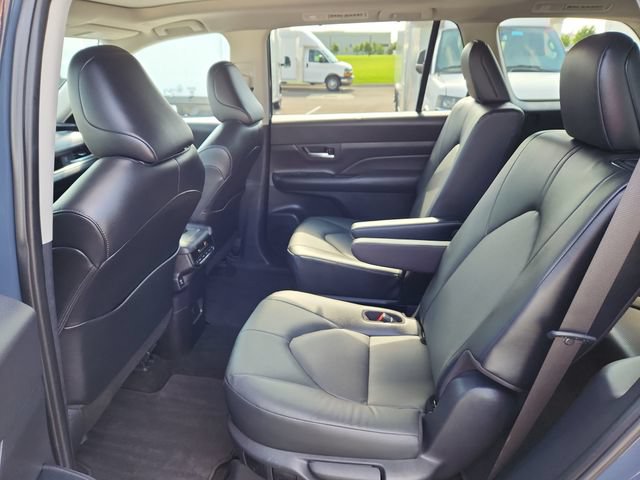 Used 2025 Toyota Grand Highlander FWD image 26