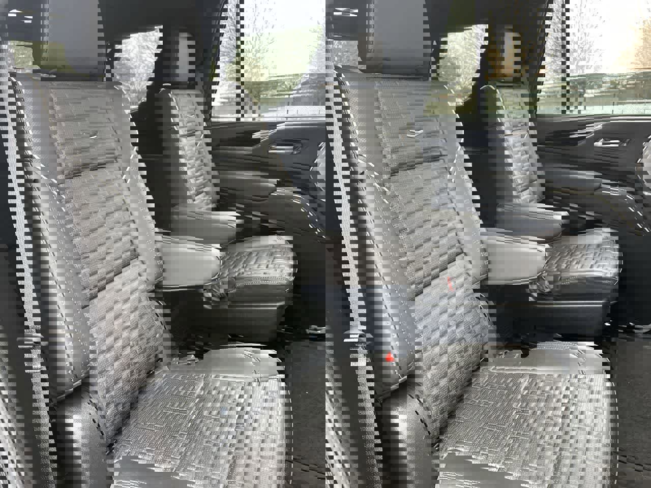 Used 2023 Cadillac Escalade V w/ LPO, ONYX Package image 15