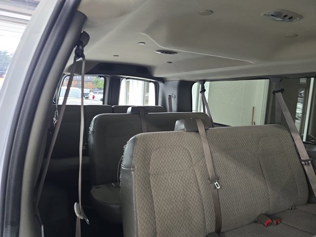 Certified 2025 GMC Savana 3500 LT w/ LT Preferred Equipment Group RWD image 8