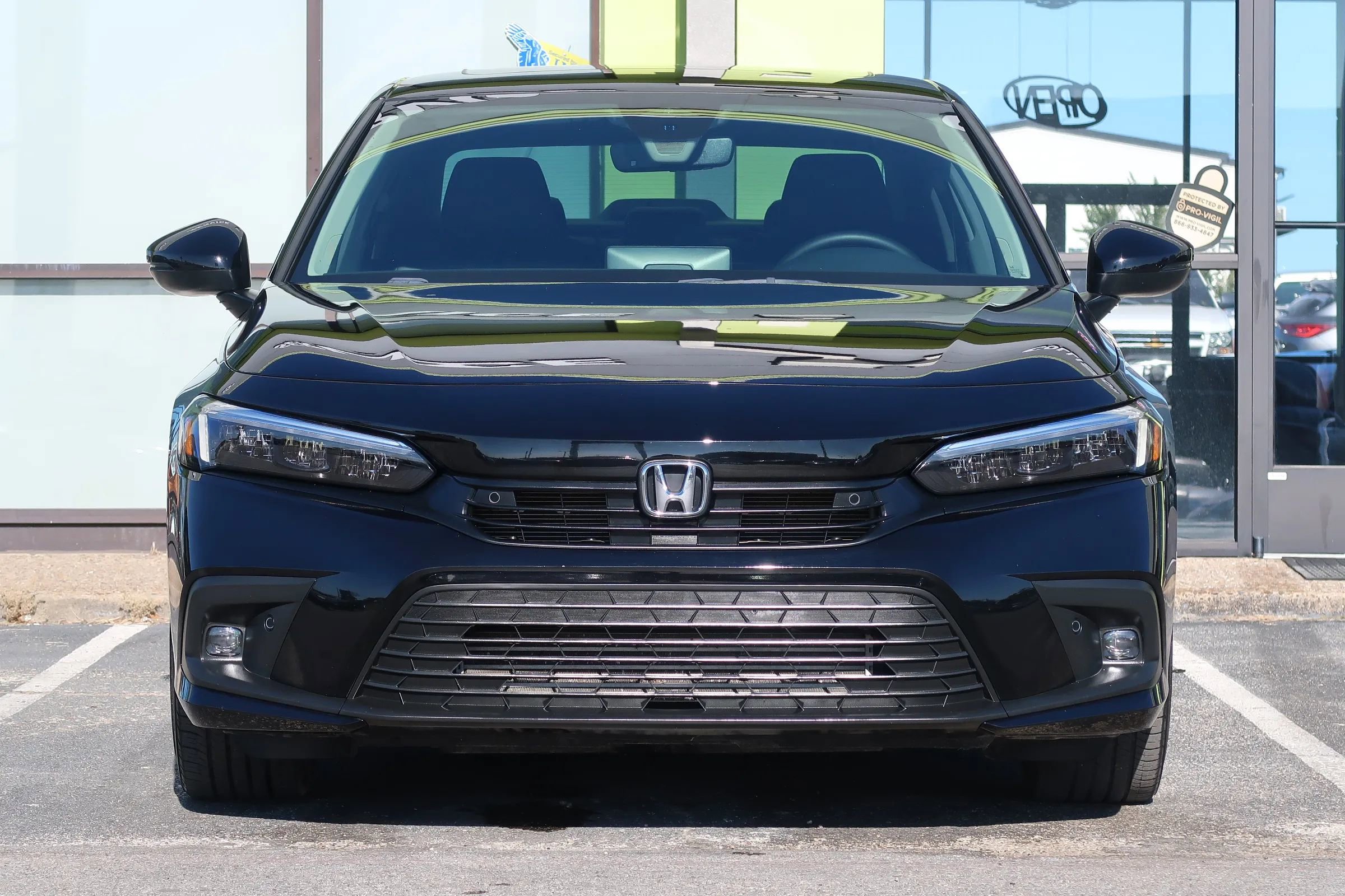 Used 2022 Honda Civic Touring image 2