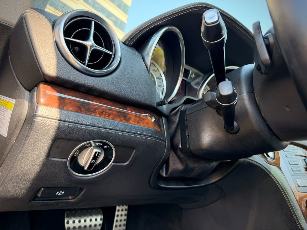 Used 2013 Mercedes-Benz SL 550 image 35