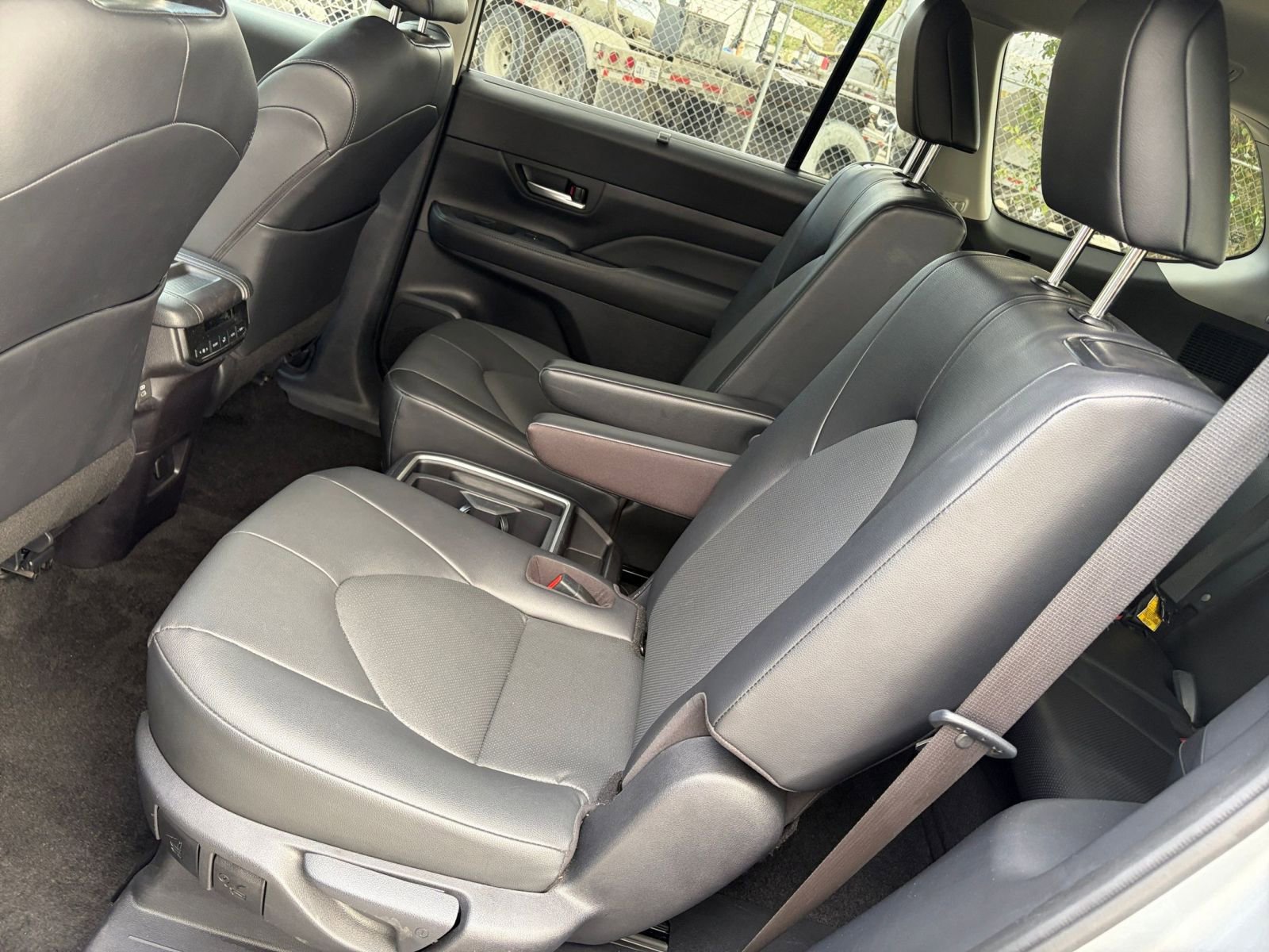 Used 2025 Toyota Grand Highlander FWD image 34