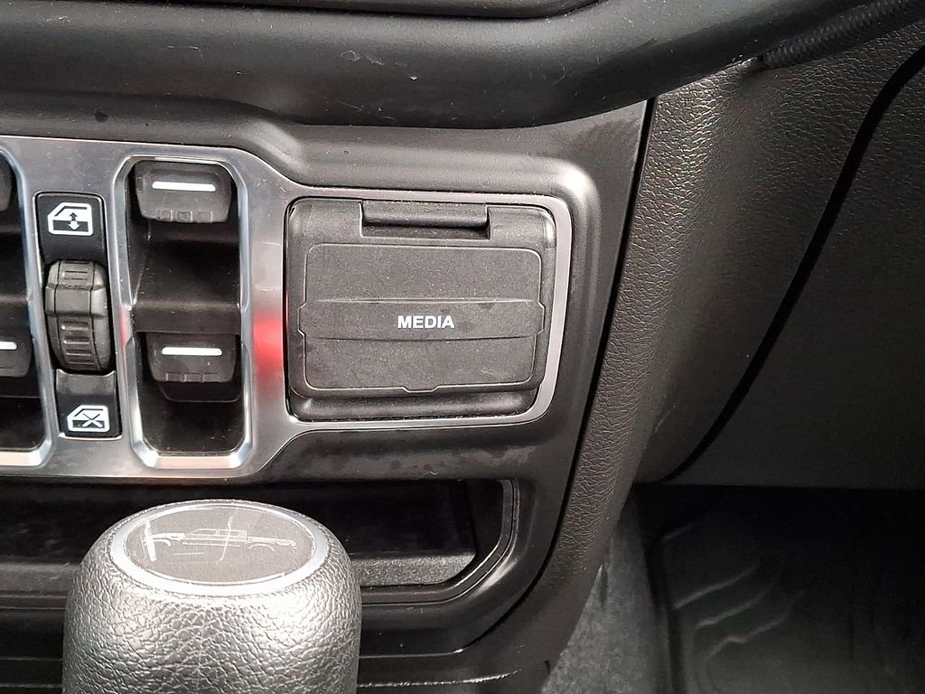 Used 2022 Jeep Gladiator Sport AWD/4WD image 24