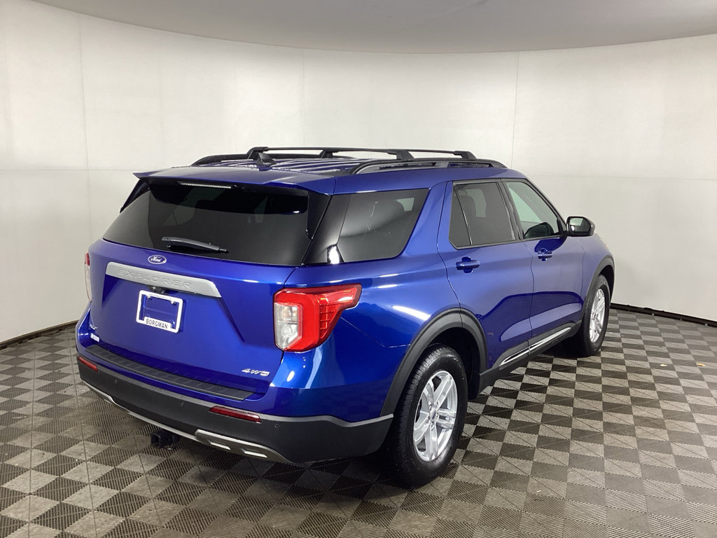 Used 2022 Ford Explorer XLT w/ Equipment Group 202A image 2