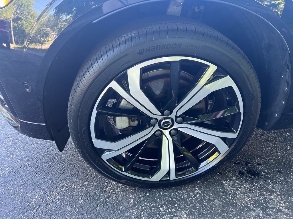 Certified 2023 Volvo XC60 B5 Ultimate AWD/4WD image 9