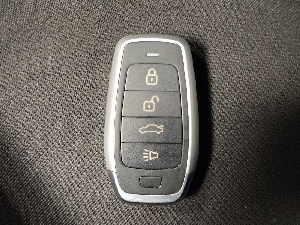 Used 2022 Chevrolet Malibu LT FWD image 32