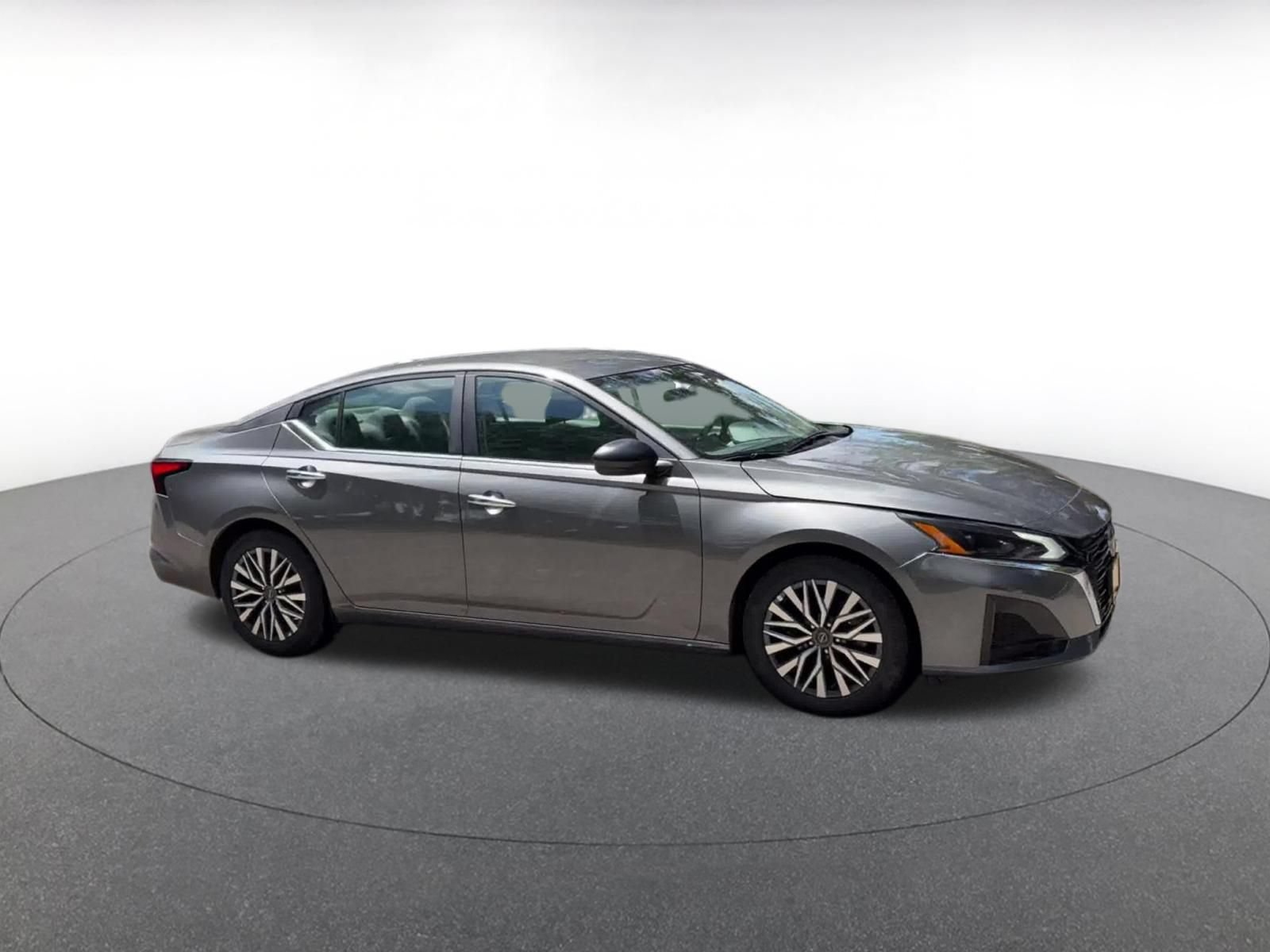 Used 2025 Nissan Altima 2.5 SV FWD video 2