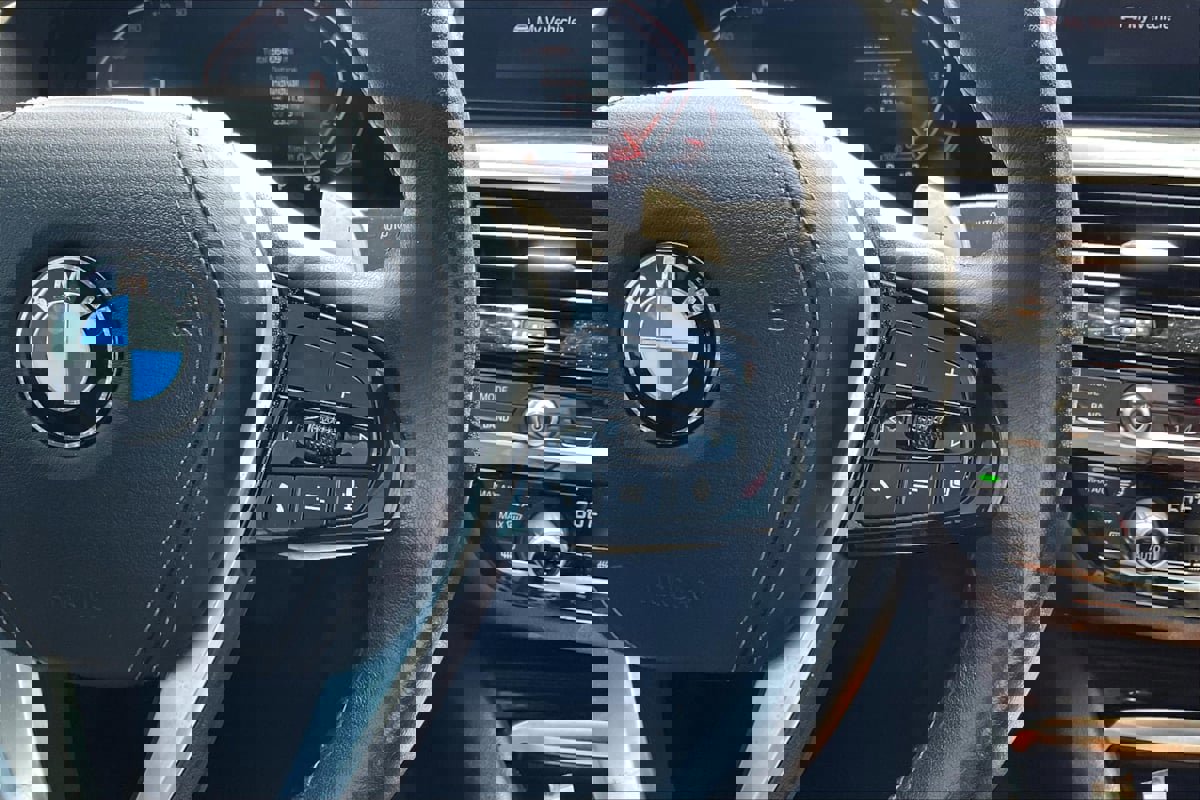 Used 2020 BMW 530i w/ Convenience Package image 19