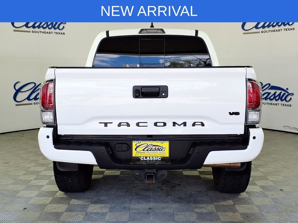 Used 2020 Toyota Tacoma TRD Off-Road w/ Technology Package image 4