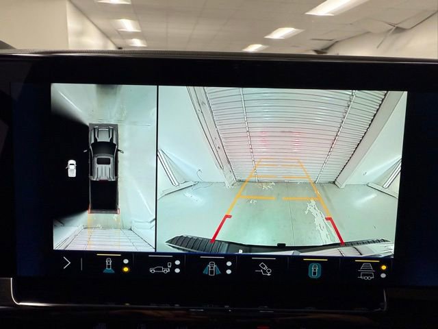 Used 2025 Chevrolet Silverado 2500 ZR2 w/ Technology Package image 23