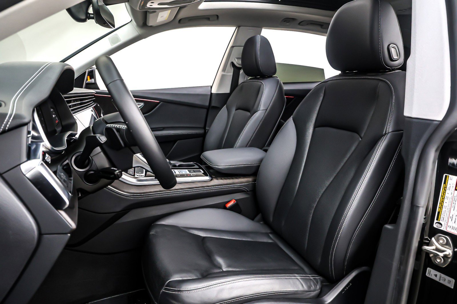 Used 2023 Audi Q8 Premium Plus w/ Premium Plus Package image 18