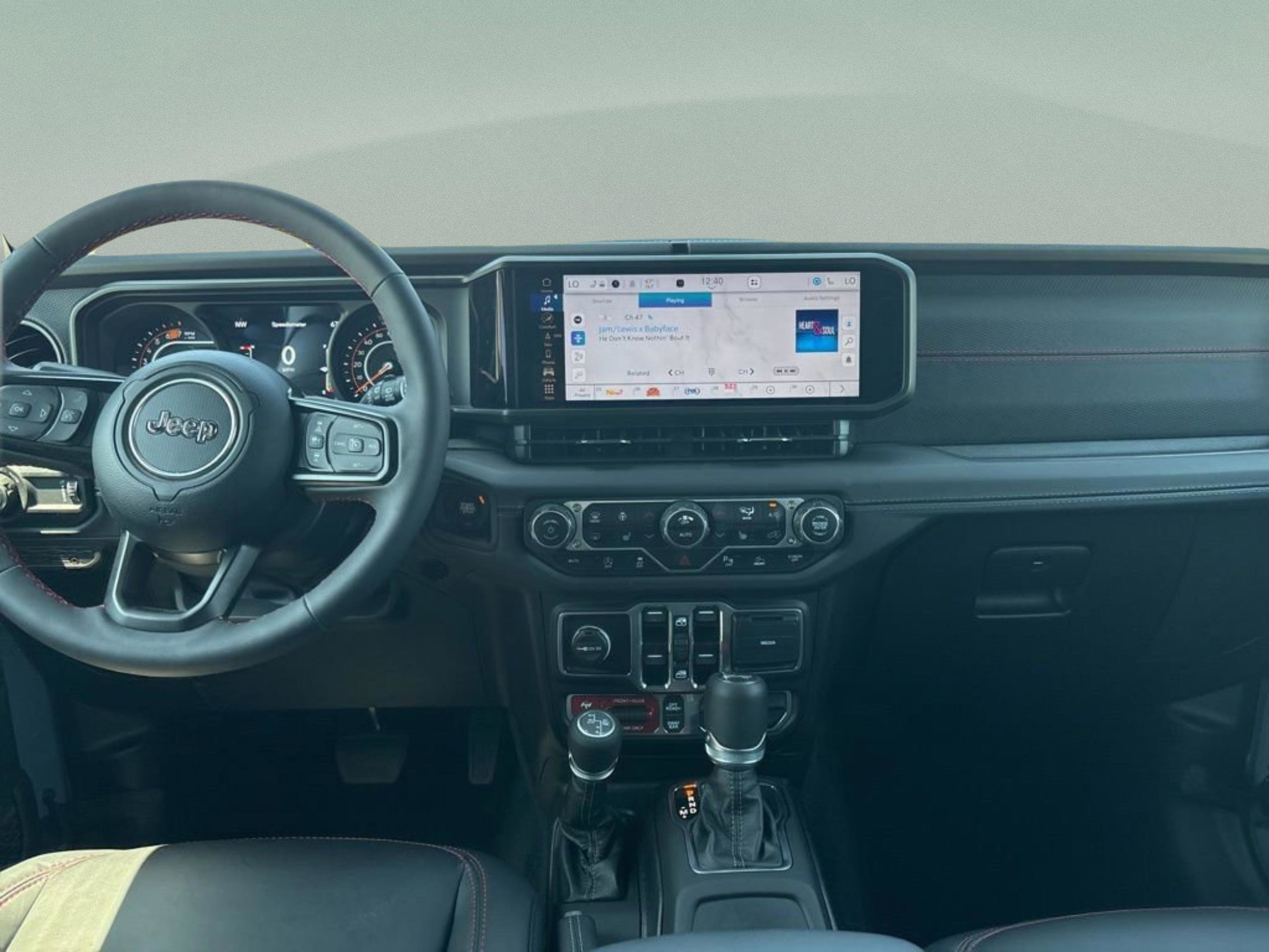 Used 2024 Jeep Wrangler Unlimited Rubicon image 11