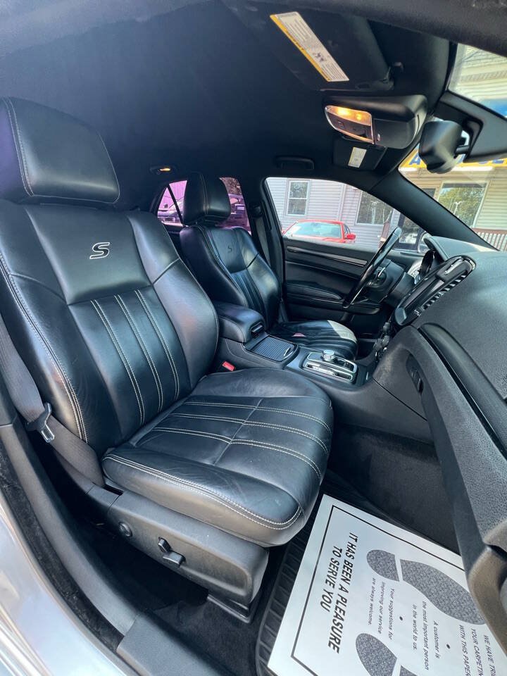 Used 2015 Chrysler 300 S RWD image 19