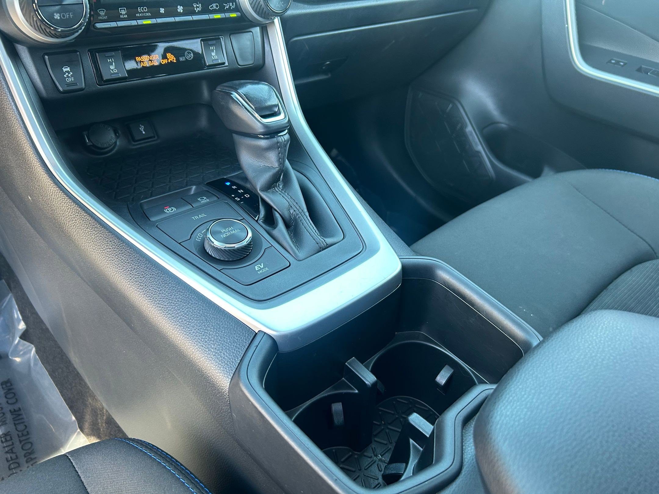 Certified 2022 Toyota RAV4 SE image 18