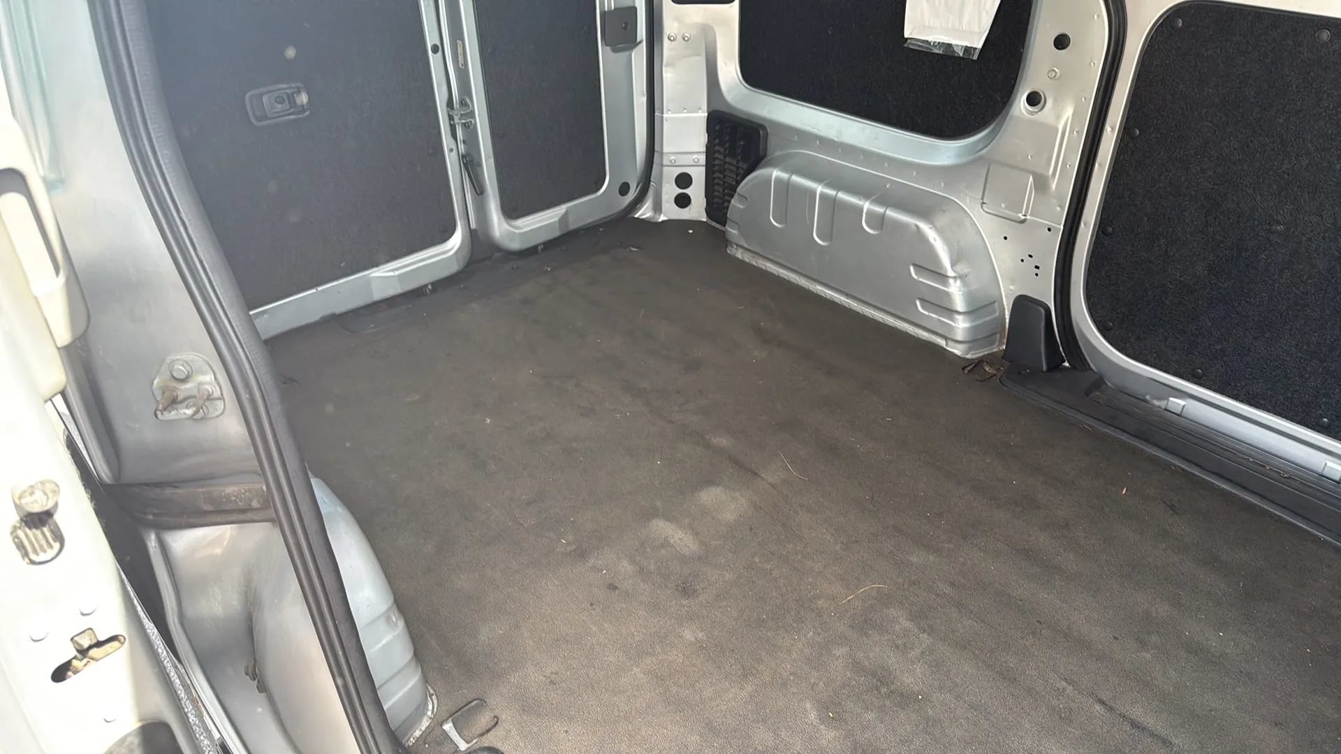 Used 2015 Nissan NV200 S w/ Cruise Control Package FWD image 13