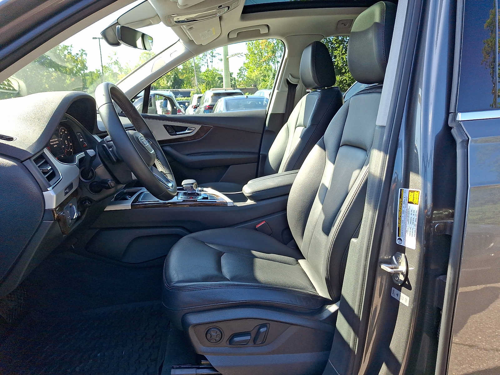Used 2019 Audi Q7 2.0T Premium Plus w/ Premium Plus Package AWD/4WD image 11