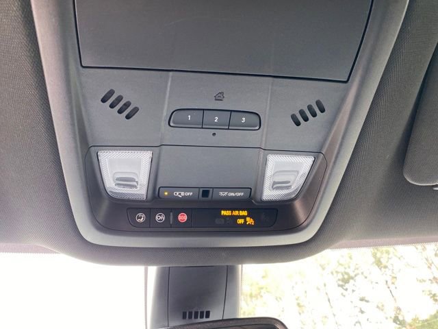 Used 2022 Buick Enclave Essence image 17