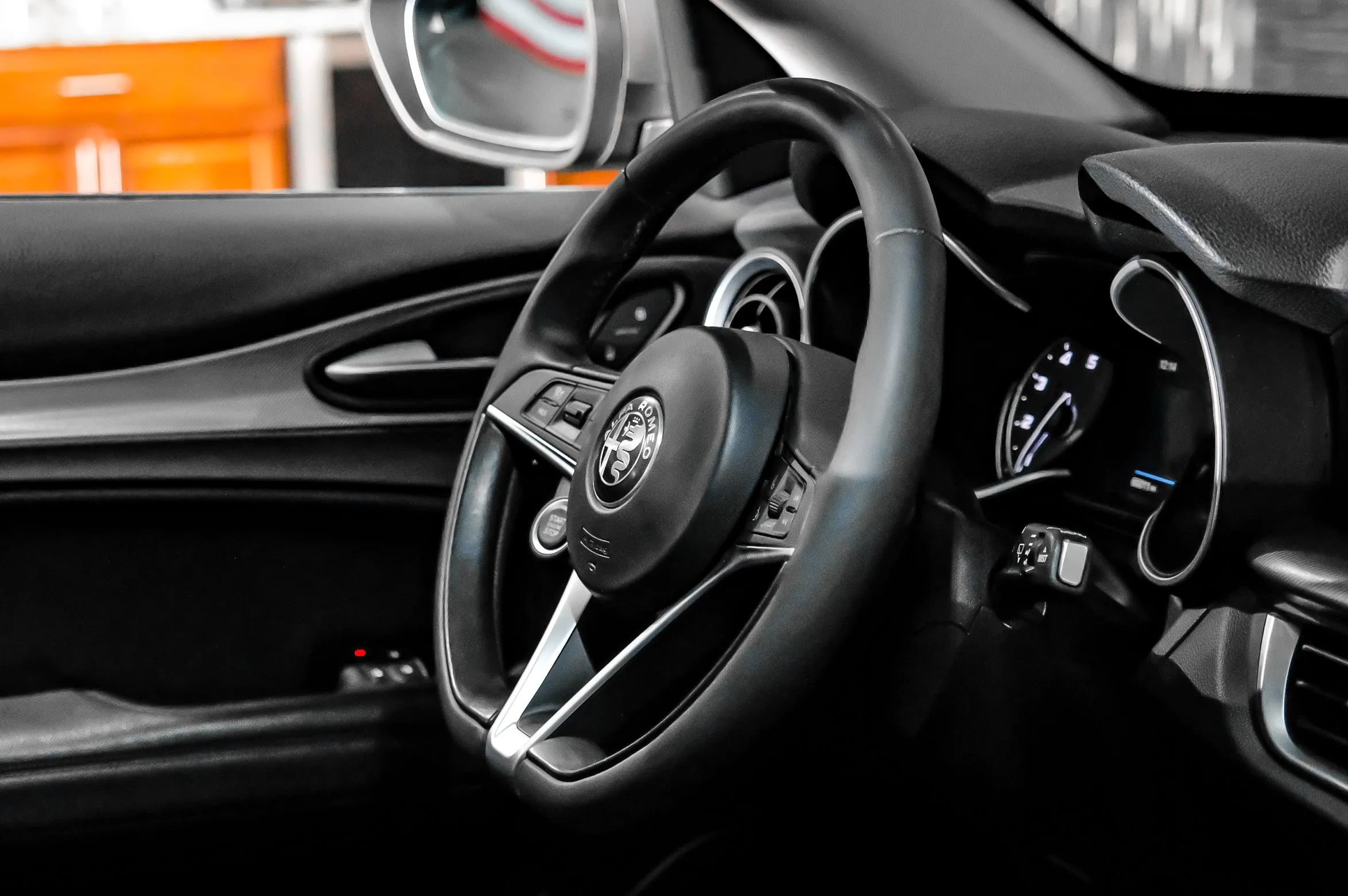 Used 2018 Alfa Romeo Stelvio Ti AWD/4WD image 16