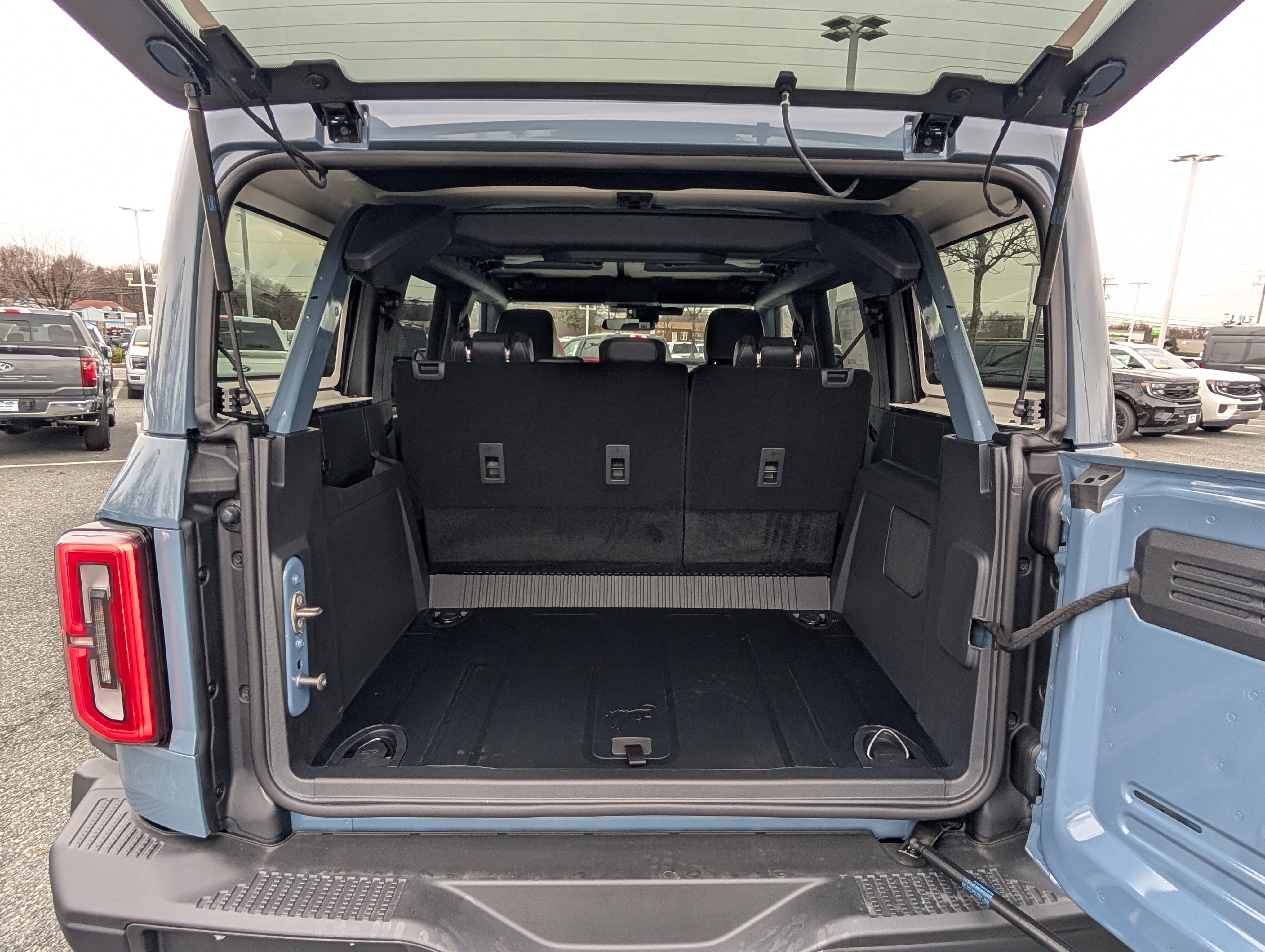 New 2025 Ford Bronco Badlands image 9