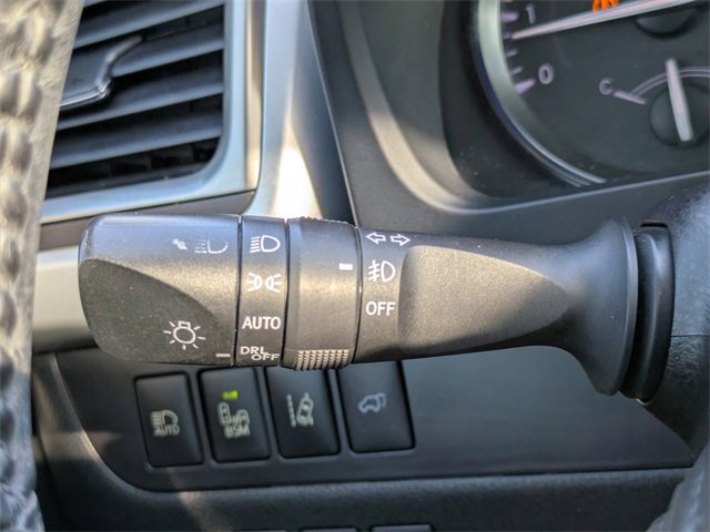 Used 2015 Toyota Highlander Limited image 29