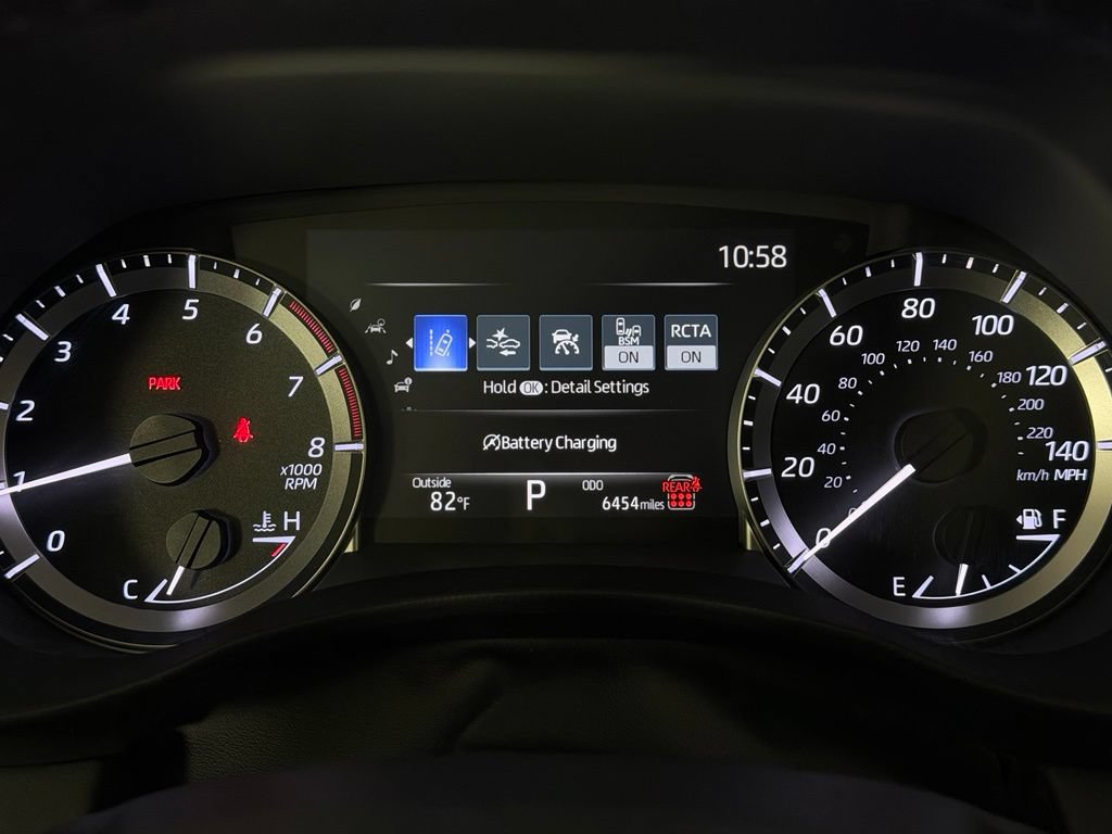 Used 2025 Toyota Highlander LE FWD image 14