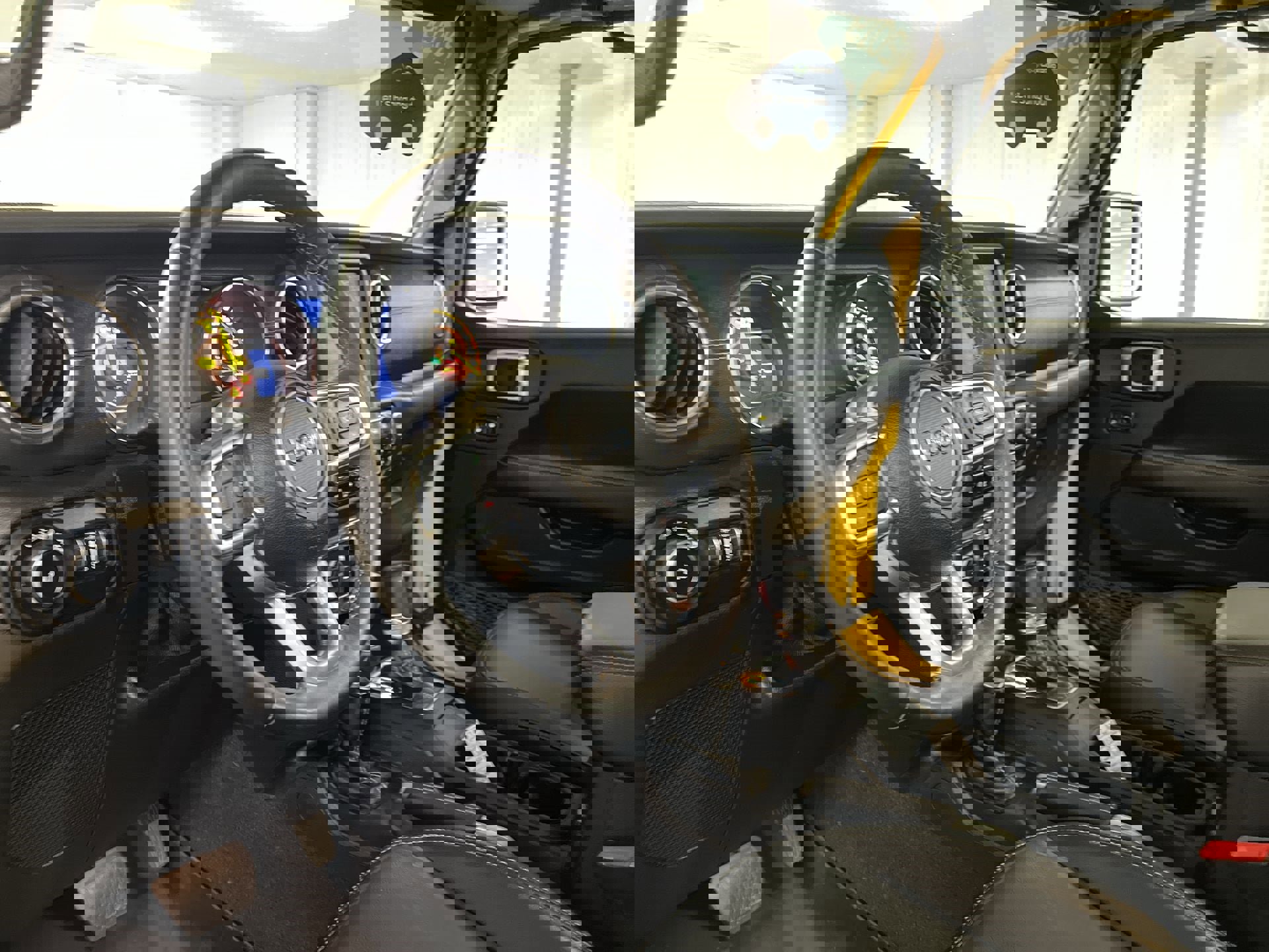 Used 2019 Jeep Wrangler Unlimited Sahara image 45