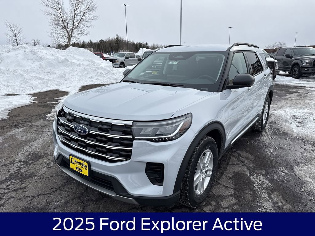 Used 2025 Ford Explorer Active image 3