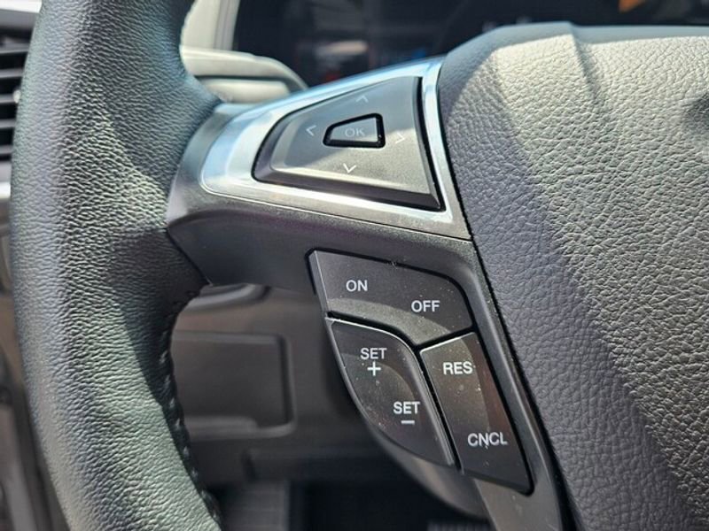 Used 2024 Ford Edge Titanium image 26