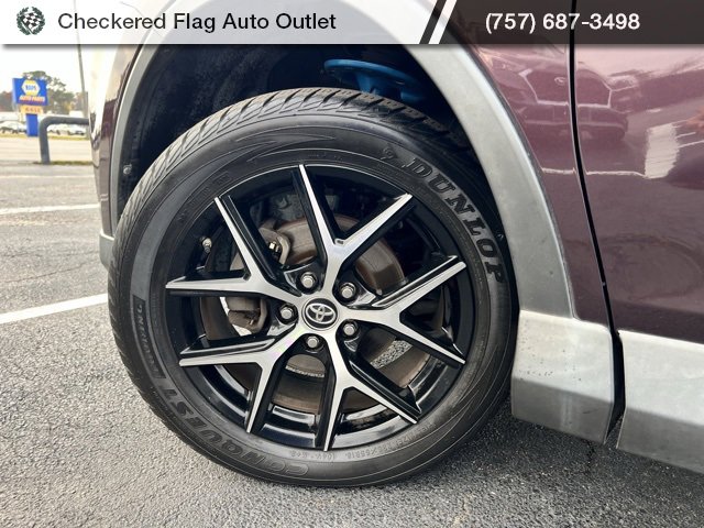 Used 2017 Toyota RAV4 SE image 13