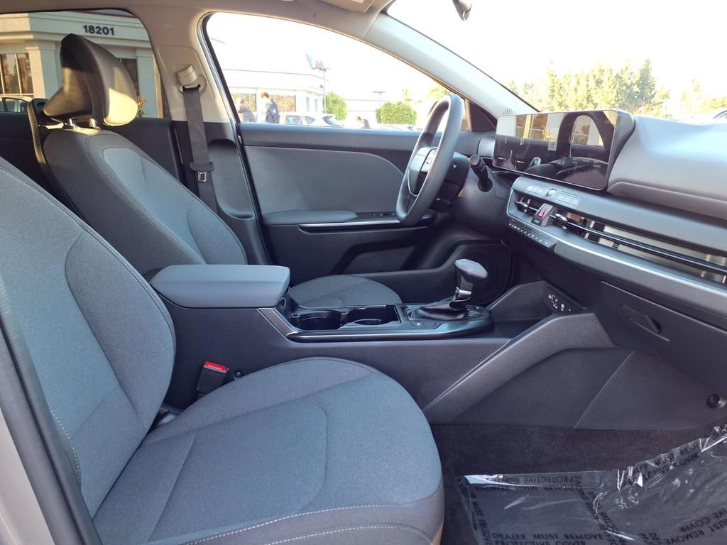 Used 2025 Kia K4 LXS image 10
