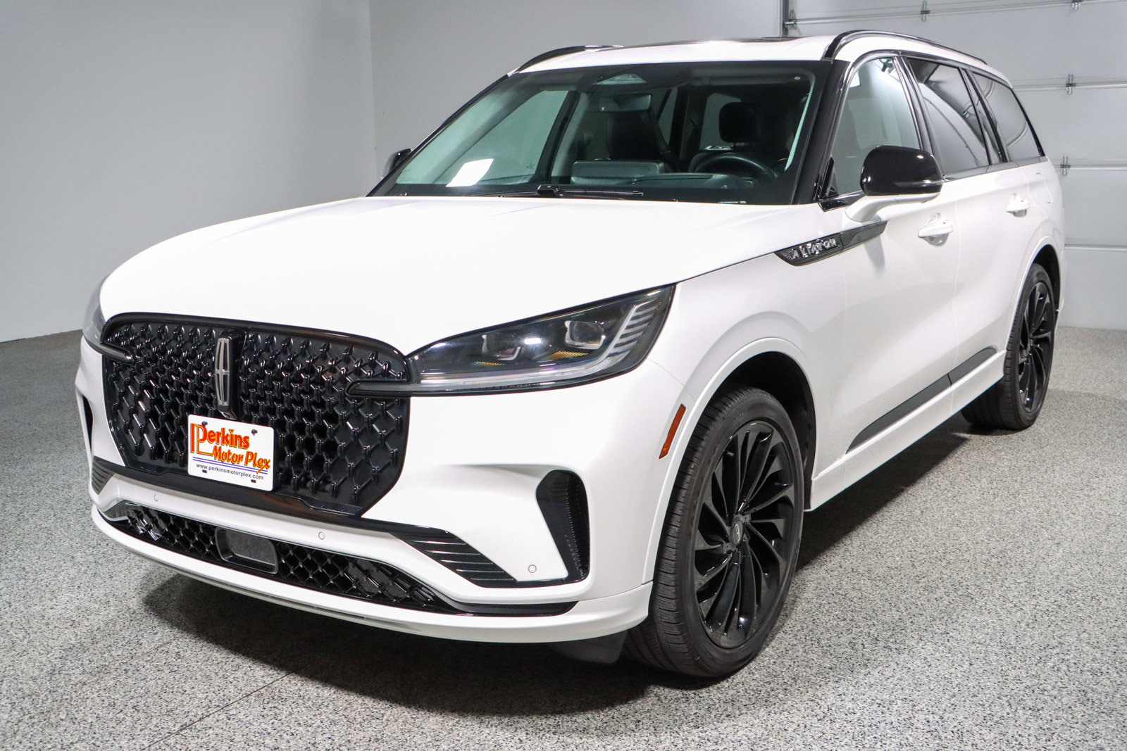 Used 2025 Lincoln Aviator Reserve w/ Equipment Group 201A AWD/4WD image 35