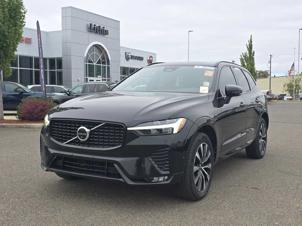 Used 2023 Volvo XC60 B5 Plus AWD/4WD image 8