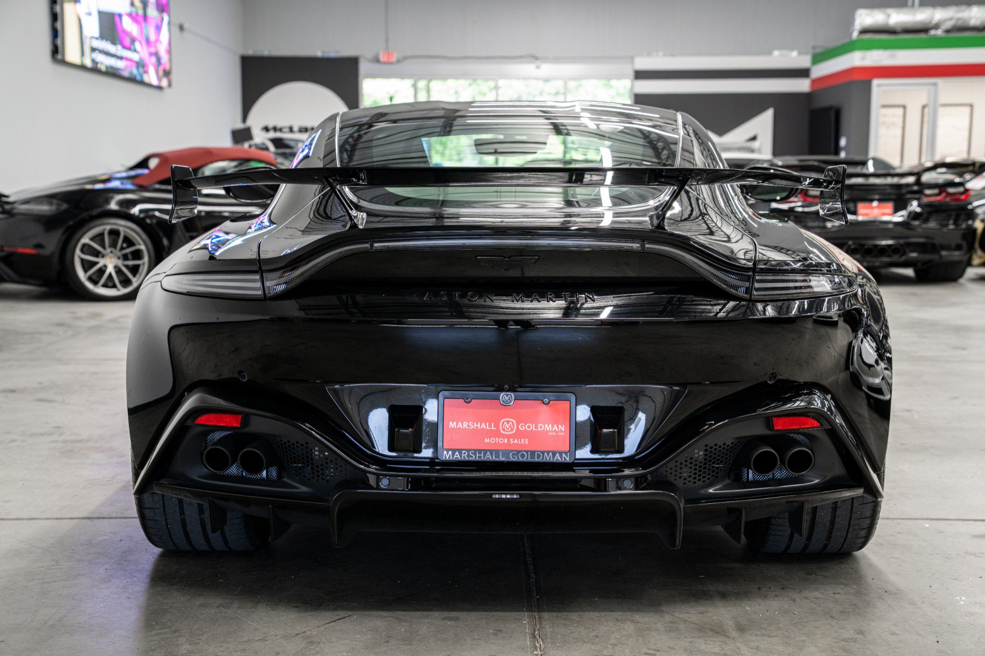 Used 2023 Aston Martin V8 Vantage Coupe RWD image 7