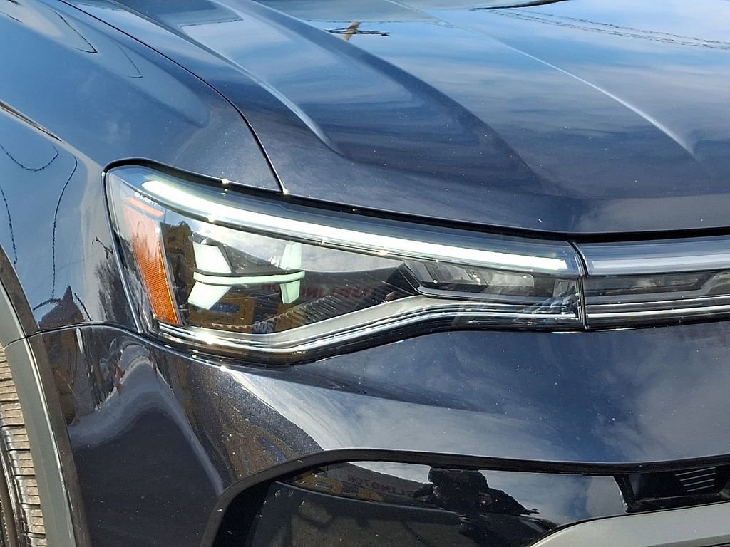 Certified 2025 Volkswagen Taos SE AWD/4WD image 9