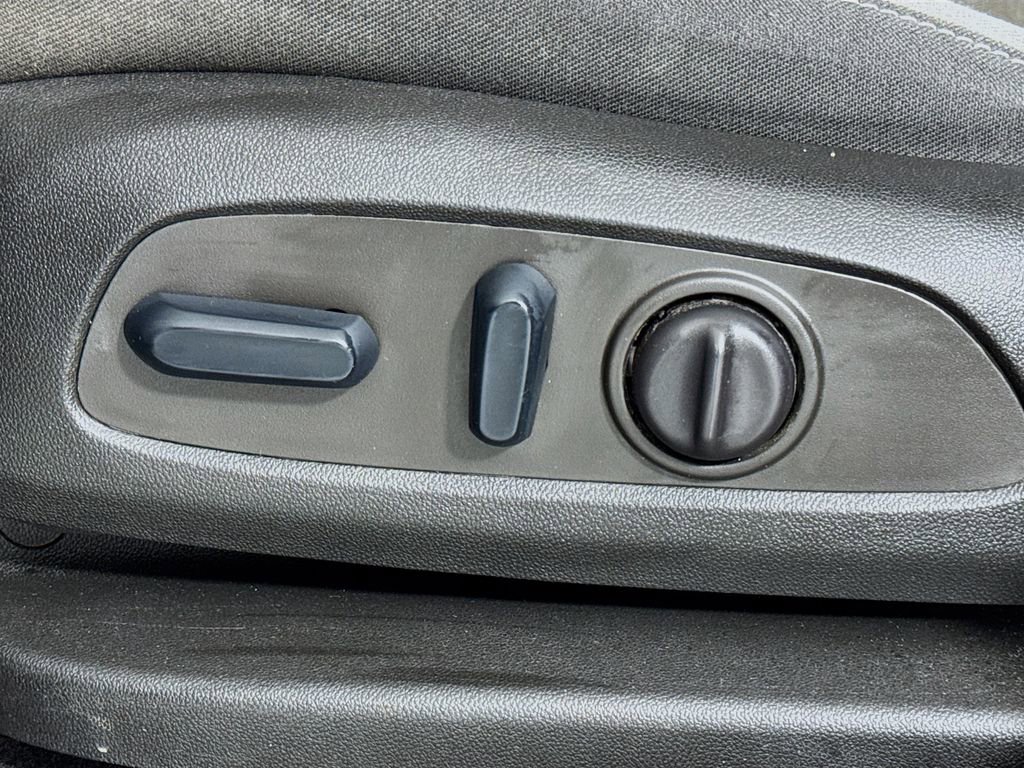 Used 2022 Chevrolet Equinox LT w/ LPO, Floor Liner Package image 14