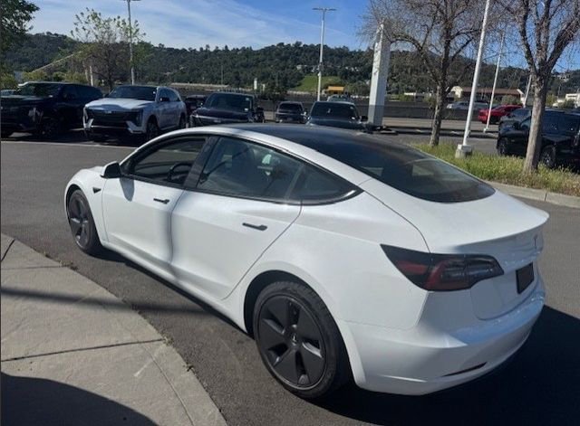 Used 2023 Tesla Model 3 Standard Range image 8