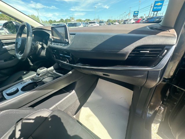 Used 2023 Nissan Rogue SL AWD/4WD image 34