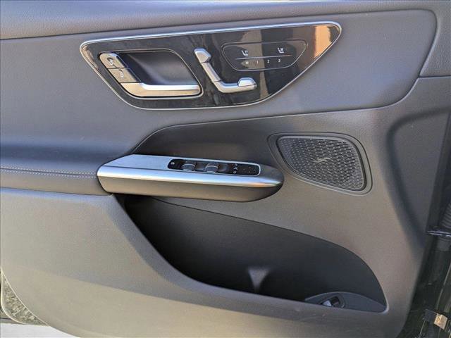 Certified 2025 Mercedes-Benz GLC 300 image 8