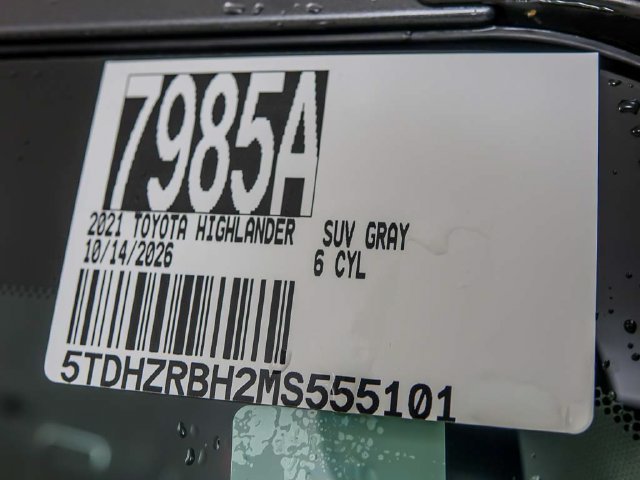 Used 2021 Toyota Highlander XLE AWD/4WD image 33