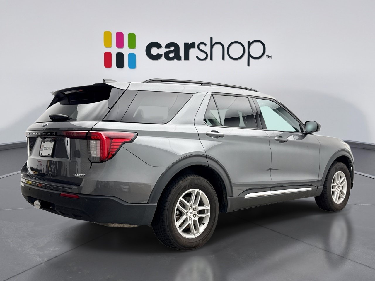Used 2025 Ford Explorer Active AWD/4WD image 5
