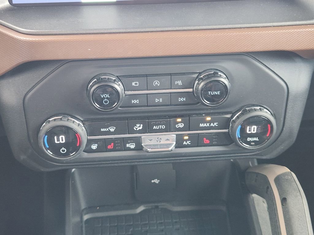 Used 2024 Ford Bronco Outer Banks image 18