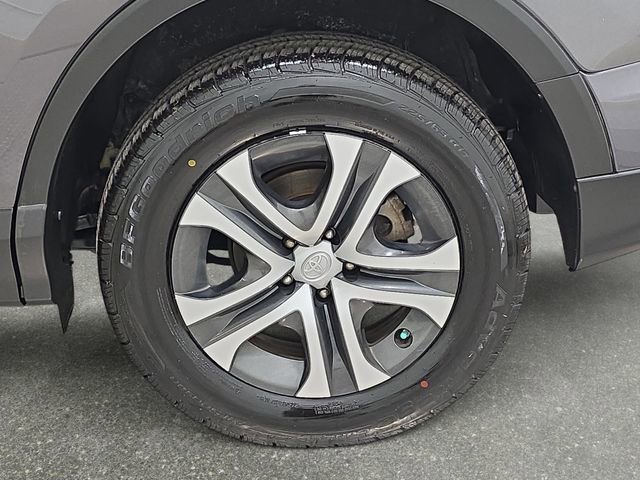Used 2016 Toyota RAV4 LE FWD image 32